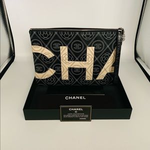 C H A N E L - Clutch Camellia Medium